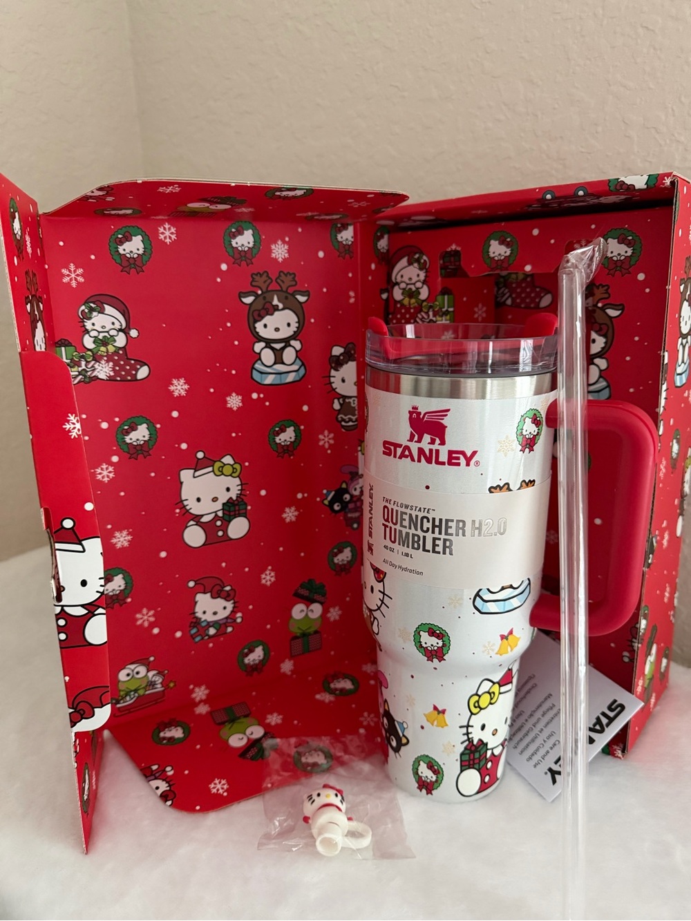 Stanley 40oz Hello Kitty Christmas Holiday Tumbler Gift Box Set